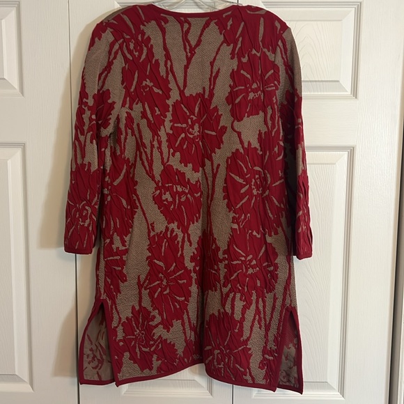 Chico’s Travelers Collection Women’s Sz 0 Cardigan Beige and Red Floral J1 - Picture 5 of 7